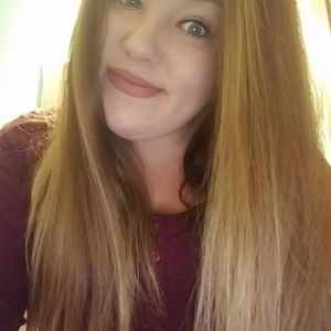 Meet your Posher, Caitlin